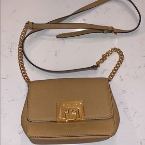 Tan & gold Michael Kors Crossbody!
